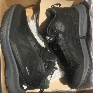 Ozark Trail Black Athletic Shoes High-Performance Design